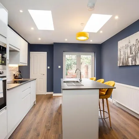 Ferienhaus Falklands Street Centre House-free Parking *