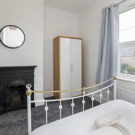 Holiday home Falklands Street Centre House-free Parking