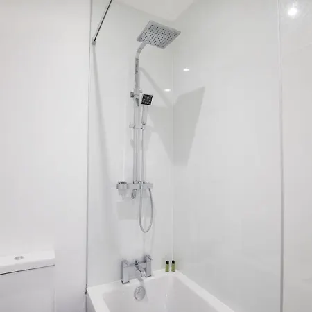 Falklands Street Centre House-free Parking Holiday home