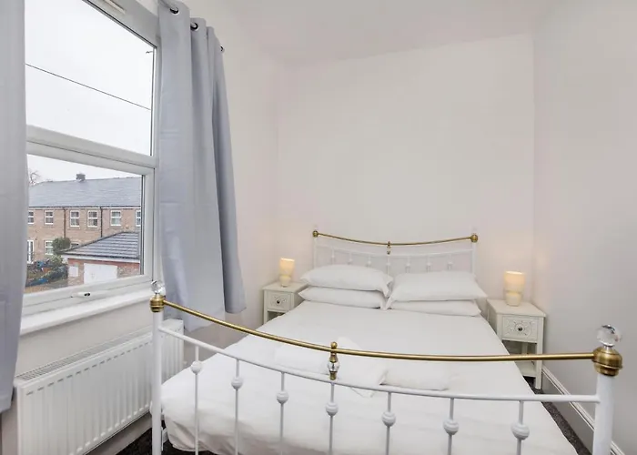 Falklands Street Centre House-free Parking Holiday home *