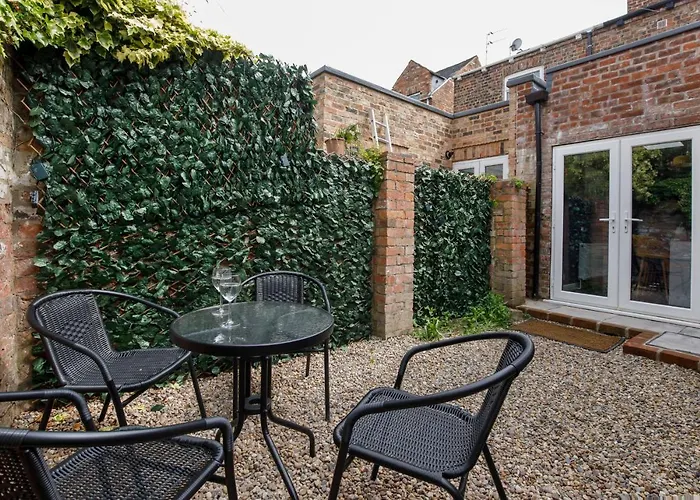 Falklands Street Centre House-free Parking * York