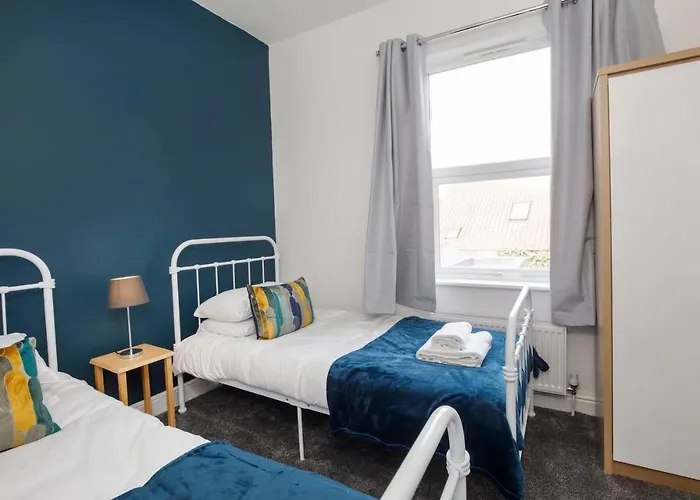 Falklands Street Centre House-free Parking Holiday home