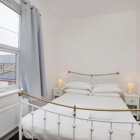 Falklands Street Centre House-free Parking Holiday home *