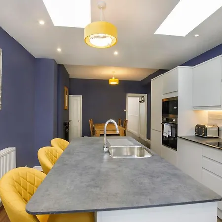 Falklands Street Centre House-free Parking Vakantiehuis