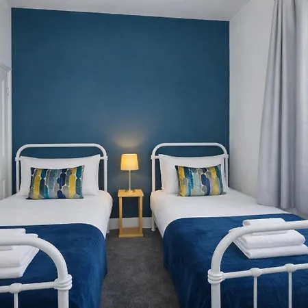 Nyaraló Falklands Street Centre House-free Parking *